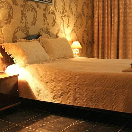 Georgian Hosts Tbilisi Hotell Exteriör bild