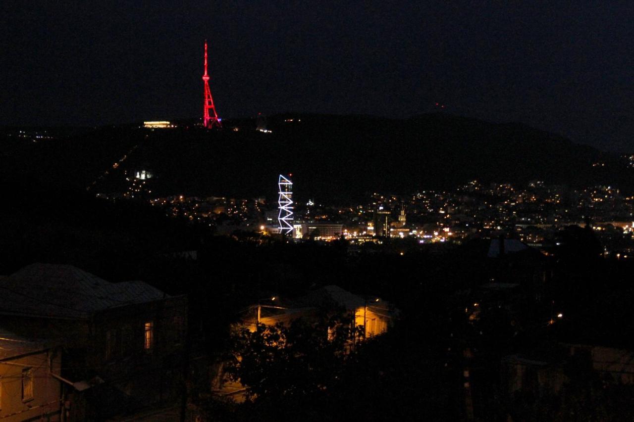 Georgian Hosts Tbilisi Hotell Exteriör bild