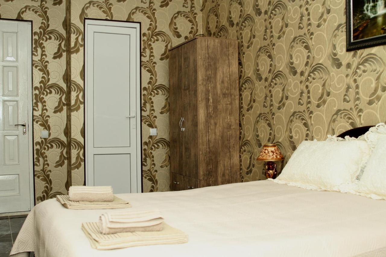 Georgian Hosts Tbilisi Hotell Exteriör bild